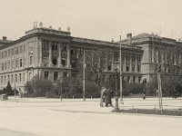 Wilsonov trg (današnji Rooseveltov trg) oko 1930. godine. Realna gimnazija